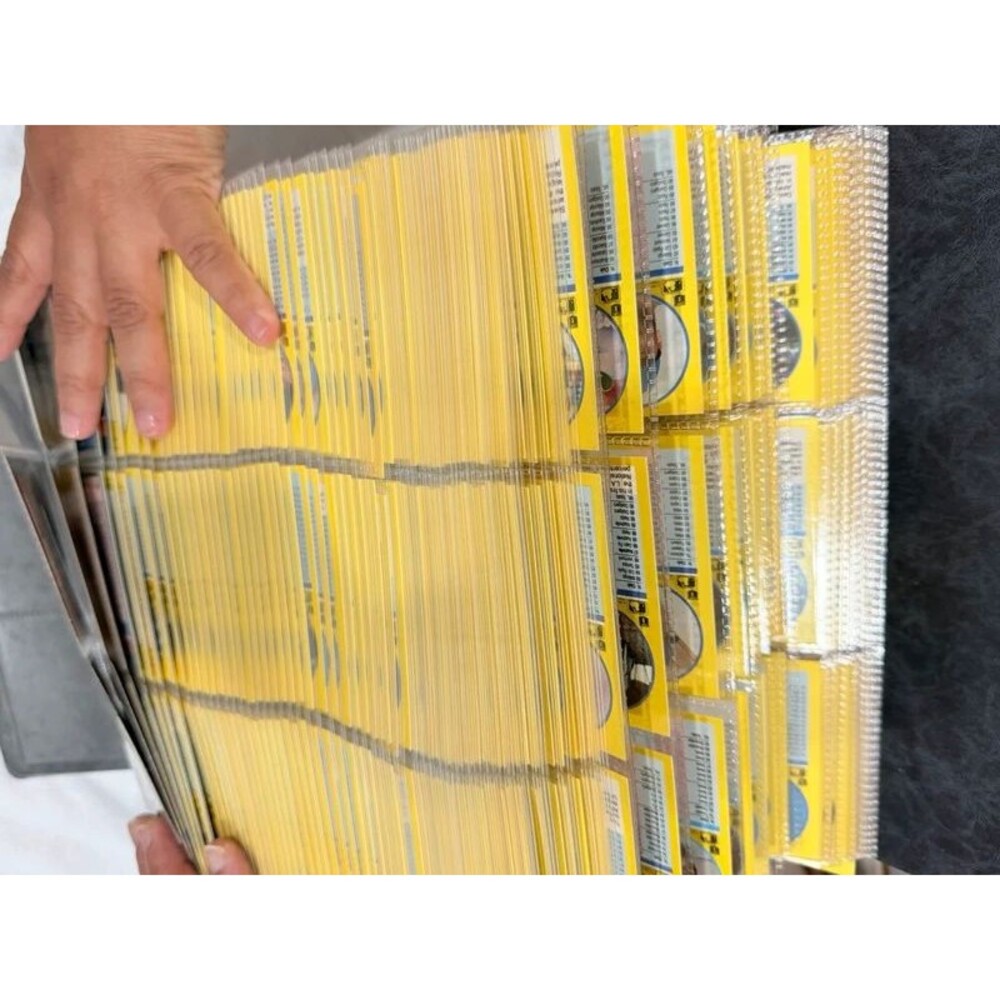 Fleer ’91 Sports Card Collection Binder – Baseball Cards - Picture 4 of 11